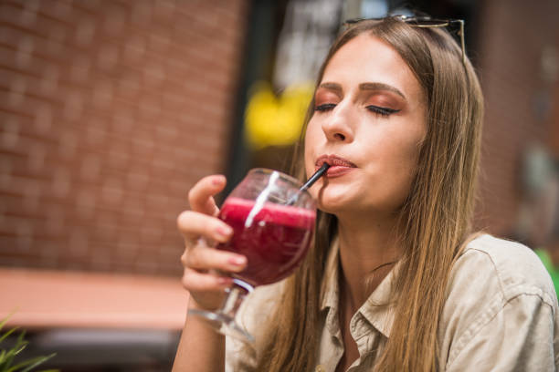 Yes, beetroot juice is rich in fiber and supports digestion, but too much of it can backfire. Overconsumption can cause bloating, stomach cramps, gas, or even diarrhea. Basically, your digestive system throws a mini tantrum. Yes, beetroot juice is rich in fiber and supports digestion, but too much of it can backfire. Overconsumption can cause bloating, stomach cramps, gas, or even diarrhea. Basically, your digestive system throws a mini tantrum.