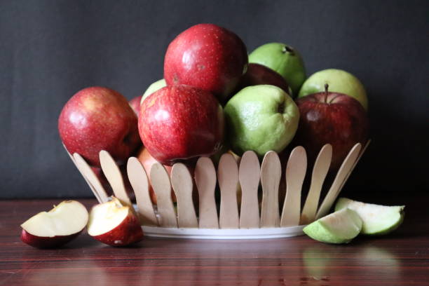 Guava vs apple: Which one is healthier and why