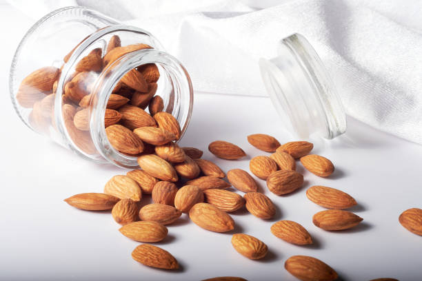 6 benefits of eating almonds first thing in the morning